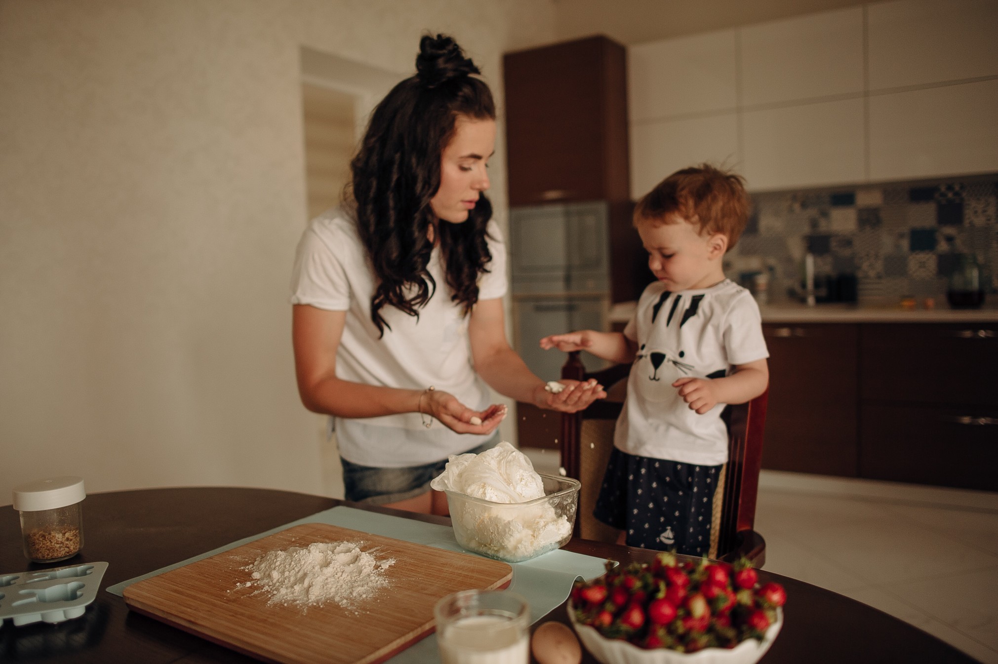 Cooking at home with strawberries